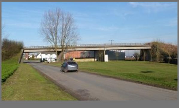 Le pont, devenu trop vtuste, sera dmont dans les jours prochains. Photo : Gal Hriss.