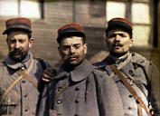 TROIS SOLDATS ATTEINTS DE CONJONCTIVITE INTOXIQUES LE 23 MARS 1918 ; PHOTOGRAPHIE MEDICALE / Aubert oprateur arme